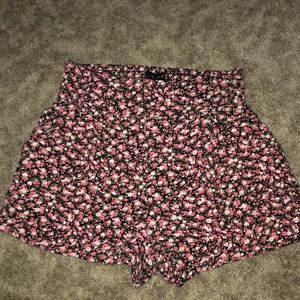 Talula floral shorts with pockets!